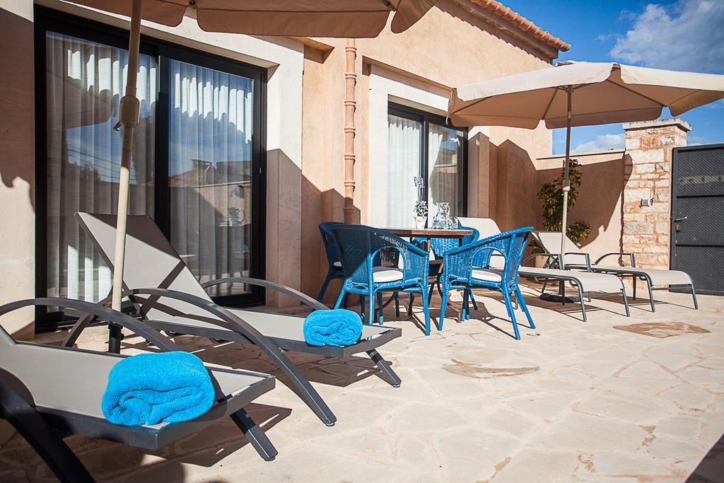 Pool House Marineta Villa Llombarts Oda fotoğraf
